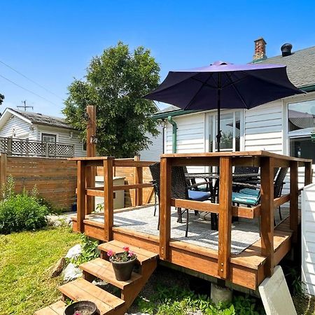 Cozy 2Br House Near Centre With Patio, Bbq, Backyard, And Netflix Apartment Peterborough Exterior photo
