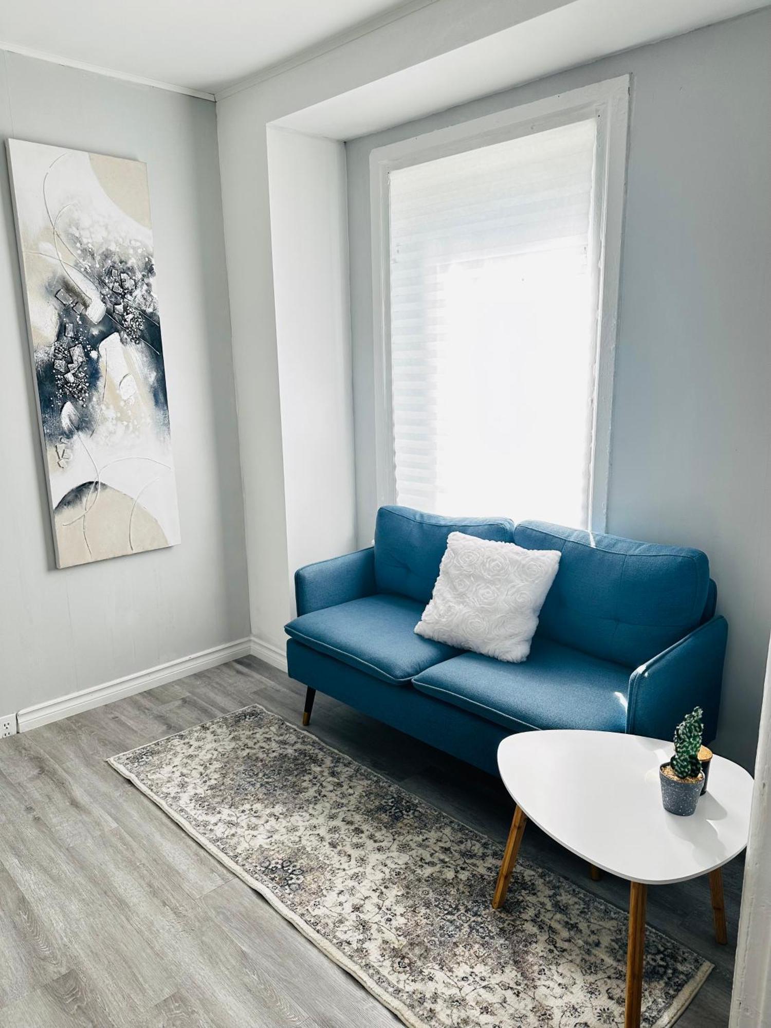 Cozy 2Br House Near Centre With Patio, Bbq, Backyard, And Netflix Apartment Peterborough Exterior photo
