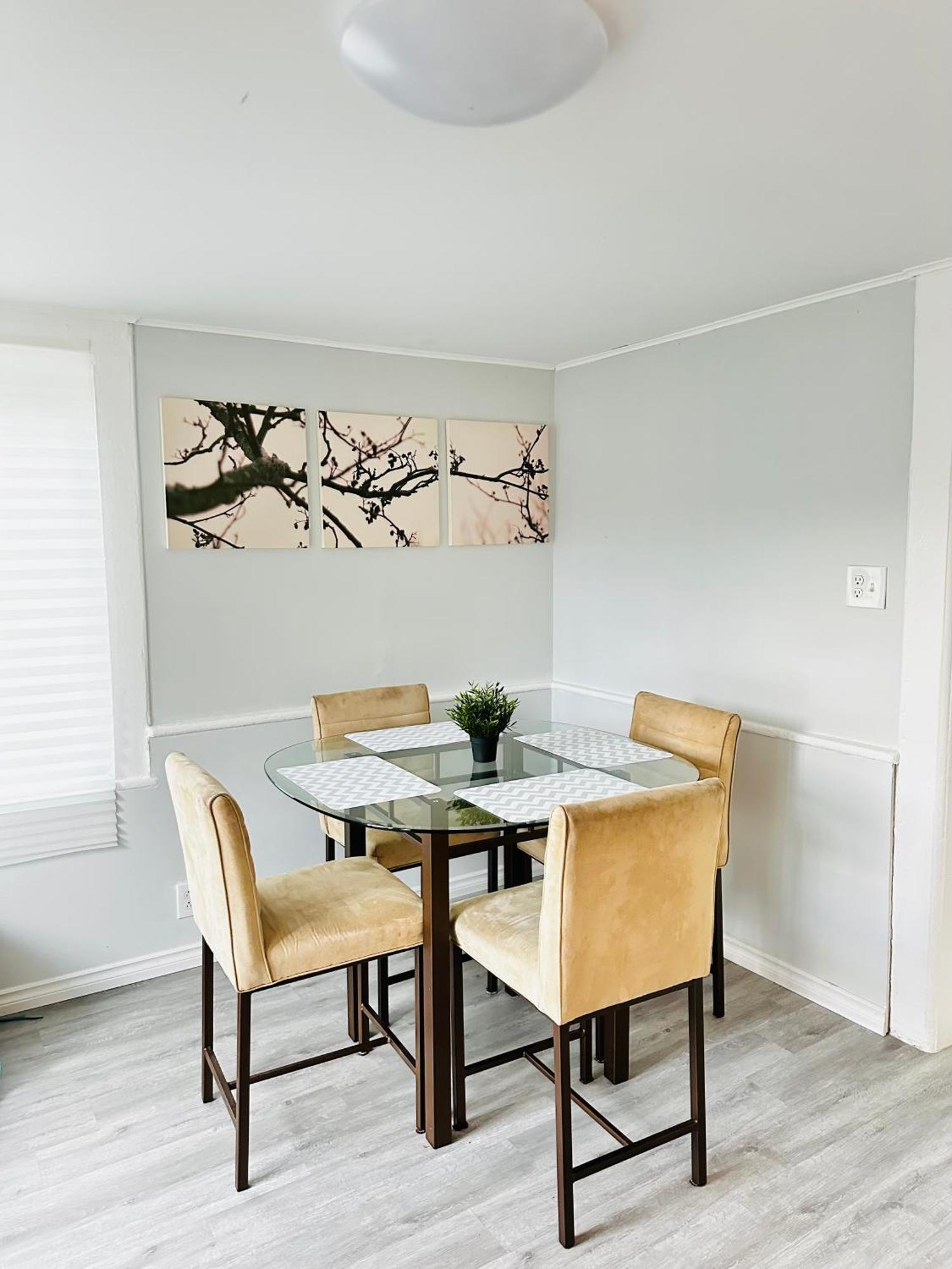 Cozy 2Br House Near Centre With Patio, Bbq, Backyard, And Netflix Apartment Peterborough Exterior photo